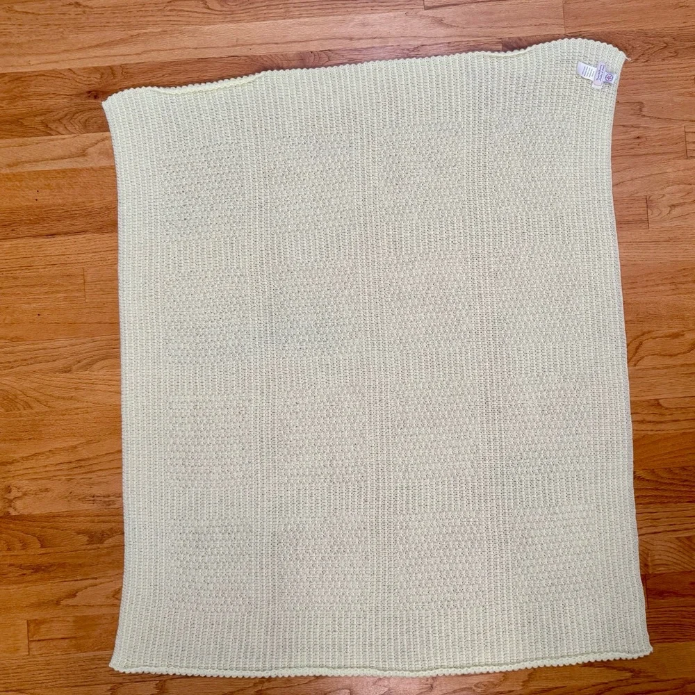 Handmade yellow soft‎ baby blanket 41”x33” made in USA Vintage baby shower gift